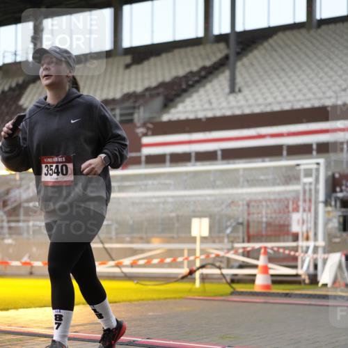 07.12.2025 - St. Pauli X-Mass-Run No. 15 Patografie http://msf.ph/oto/9382345 07.12.2025 10:21:18 Ziel 149, 270, 1326, 1386, 1407, 2173, 2565, 3062, 3091, 3384, 3540, 3541, 3848, 3849, 3984, 3988, 4117, 4338 meine-sportfotos.de