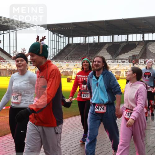 07.12.2025 - St. Pauli X-Mass-Run No. 15 Luisa Fischer http://msf.ph/oto/9382347 07.12.2025 11:22:29 Ziel 105, 7000, 2033, 2474, 247, 241, 1779, 232, 1284, 1297, 1775, 1779, 1904, 1939, 2197, 2812, 3474, 3475, 3820, 3821 meine-sportfotos.de