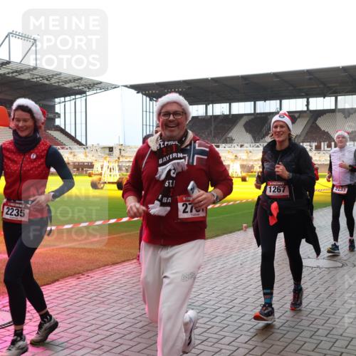 07.12.2025 - St. Pauli X-Mass-Run No. 15 Luisa Fischer http://msf.ph/oto/9382348 07.12.2025 10:49:00 Ziel 2235, 27, 1267, 277, 2233, 633, 4598, 577, 233, 290, 577, 590, 592, 633, 876, 935, 1009, 1087, 1188, 1189, 1195, 1265, 1267, 1515, 1516, 1517, 1521, 1895, 2028, 2232, 2233, 2235, 2239, 2241, 2268, 2269, 2339, 2501, 2512, 2515, 2796, 2797, 2803, 3017, 3018, 3019, 3346, 3598, 4229, 4447, 4598 meine-sportfotos.de