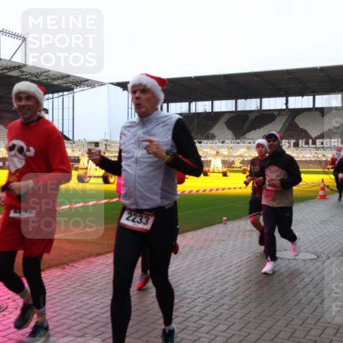 07.12.2025 - St. Pauli X-Mass-Run No. 15 Luisa Fischer http://msf.ph/oto/9382364 07.12.2025 10:49:02 Ziel 2233, 233, 290, 379, 577, 590, 592, 633, 876, 935, 1009, 1087, 1188, 1189, 1195, 1265, 1267, 1515, 1516, 1517, 1521, 1895, 2028, 2232, 2233, 2235, 2239, 2241, 2268, 2269, 2339, 2501, 2512, 2515, 2796, 2797, 2803, 3017, 3018, 3019, 3346, 3598, 4229, 4447, 4598 meine-sportfotos.de