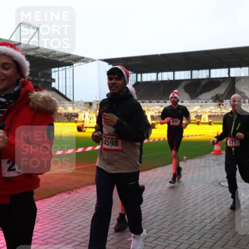 07.12.2025 - St. Pauli X-Mass-Run No. 15 Luisa Fischer http://msf.ph/oto/9382375 07.12.2025 10:49:03 Ziel 21, 4598, 935, 577, 233, 290, 379, 577, 590, 592, 633, 876, 935, 1009, 1087, 1188, 1189, 1265, 1267, 1515, 1516, 1517, 1521, 1895, 2028, 2232, 2233, 2235, 2239, 2241, 2268, 2269, 2339, 2501, 2512, 2515, 2796, 2797, 2803, 3017, 3018, 3019, 3346, 3598, 4229, 4447, 4598 meine-sportfotos.de