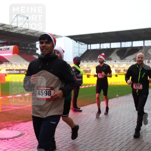 07.12.2025 - St. Pauli X-Mass-Run No. 15 Luisa Fischer http://msf.ph/oto/9382379 07.12.2025 10:49:04 Ziel 15, 4598, 939, 577, 233, 290, 379, 577, 590, 592, 633, 876, 935, 1009, 1019, 1087, 1188, 1189, 1265, 1267, 1515, 1516, 1517, 1521, 1895, 2028, 2232, 2233, 2235, 2239, 2241, 2268, 2269, 2339, 2501, 2512, 2515, 2796, 2797, 2803, 3017, 3018, 3019, 3346, 3598, 4229, 4447, 4598 meine-sportfotos.de
