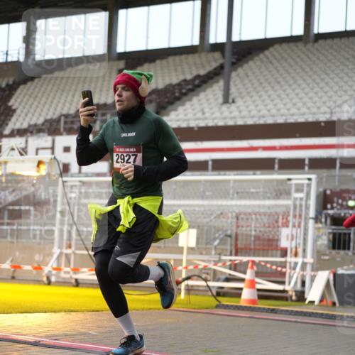 07.12.2025 - St. Pauli X-Mass-Run No. 15 Patografie http://msf.ph/oto/9382400 07.12.2025 10:21:24 Ziel 149, 270, 1326, 2173, 2927, 2997, 3062, 3091, 3384, 3540, 3541, 3848, 3849, 3988, 4117, 4158, 4169, 4170 meine-sportfotos.de