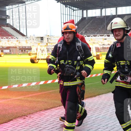 07.12.2025 - St. Pauli X-Mass-Run No. 15 Luisa Fischer http://msf.ph/oto/9382402 07.12.2025 10:49:08 Ziel 2928, 0, 233, 290, 379, 577, 590, 592, 633, 876, 935, 1009, 1019, 1087, 1164, 1166, 1188, 1189, 1265, 1267, 1515, 1516, 1517, 1521, 1895, 2232, 2233, 2235, 2239, 2241, 2268, 2269, 2512, 2515, 2796, 2797, 2803, 3017, 3019, 3346, 4447, 4598 meine-sportfotos.de