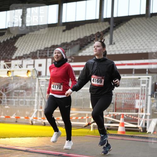 07.12.2025 - St. Pauli X-Mass-Run No. 15 Patografie http://msf.ph/oto/9382406 07.12.2025 10:21:26 Ziel 149, 270, 1326, 2173, 2927, 2997, 3062, 3091, 3384, 3540, 3541, 3848, 3849, 3988, 4117, 4158, 4169, 4170 meine-sportfotos.de