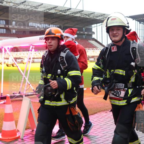 07.12.2025 - St. Pauli X-Mass-Run No. 15 Luisa Fischer http://msf.ph/oto/9382411 07.12.2025 10:49:09 Ziel 2928, 15, 290, 233, 290, 379, 577, 590, 592, 633, 876, 935, 1009, 1019, 1087, 1164, 1166, 1188, 1189, 1265, 1267, 1515, 1516, 1517, 1521, 1895, 2232, 2233, 2235, 2239, 2241, 2268, 2269, 2512, 2515, 2796, 2797, 2803, 3017, 3019, 3346, 4447, 4598 meine-sportfotos.de