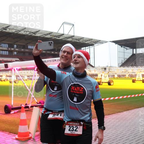 07.12.2025 - St. Pauli X-Mass-Run No. 15 Luisa Fischer http://msf.ph/oto/9382421 07.12.2025 11:22:36 Ziel 15, 04, 24, 15, 232, 775, 1779, 1284, 1297, 1775, 1779, 1904, 1939, 2550, 2557, 2812, 2985, 3127, 3474, 3475, 3820, 3821 meine-sportfotos.de