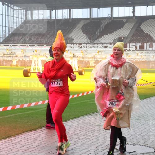 07.12.2025 - St. Pauli X-Mass-Run No. 15 Luisa Fischer http://msf.ph/oto/9382431 07.12.2025 10:12:34 Ziel 1, 5, 2177, 756, 756, 1070, 1072, 1074, 1077, 1389, 1526, 1687, 1688, 1833, 2177, 2906, 3761, 3767, 3870, 3909, 3932, 3935, 4658 meine-sportfotos.de