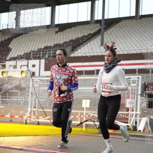 07.12.2025 - St. Pauli X-Mass-Run No. 15 Patografie http://msf.ph/oto/9382450 07.12.2025 10:21:29 Ziel 149, 270, 1326, 2927, 2997, 3062, 3091, 3384, 3540, 3541, 3988, 4117, 4158, 4169, 4170 meine-sportfotos.de