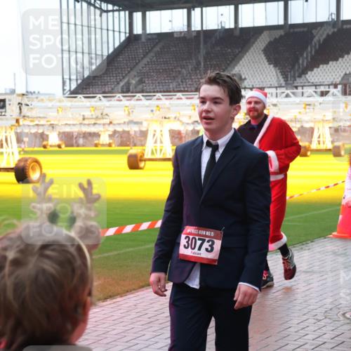 07.12.2025 - St. Pauli X-Mass-Run No. 15 Luisa Fischer http://msf.ph/oto/9382469 07.12.2025 11:22:46 Ziel 15, 3073, 1020, 520, 1018, 1284, 1297, 1349, 1391, 1431, 1775, 1779, 1904, 2550, 2557, 2812, 2985, 3127, 3474, 3475, 3820, 3821 meine-sportfotos.de