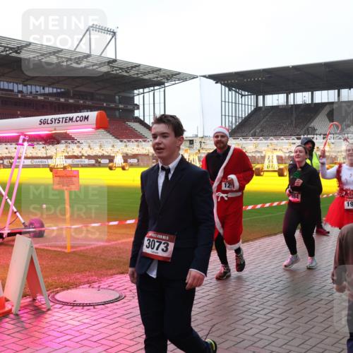 07.12.2025 - St. Pauli X-Mass-Run No. 15 Luisa Fischer http://msf.ph/oto/9382476 07.12.2025 11:22:47 Ziel 15, 3073, 12, 284, 193, 520, 1018, 1284, 1297, 1349, 1391, 1431, 1775, 1779, 1904, 2550, 2557, 2812, 2985, 3127, 3474, 3475, 3820, 3821 meine-sportfotos.de