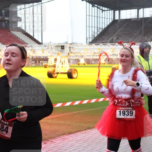 07.12.2025 - St. Pauli X-Mass-Run No. 15 Luisa Fischer http://msf.ph/oto/9382484 07.12.2025 11:22:49 Ziel 15, 84, 15, 1939, 520, 1018, 1349, 1391, 1431, 1775, 1779, 1904, 2550, 2557, 2812, 2985, 3127, 3474, 3475, 3820, 3821 meine-sportfotos.de