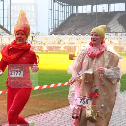 07.12.2025 - St. Pauli X-Mass-Run No. 15 Luisa Fischer http://msf.ph/oto/9382485 07.12.2025 10:12:35 Ziel 15, 2177, 756, 756, 1070, 1072, 1074, 1077, 1389, 1526, 1687, 1688, 1833, 2177, 2906, 3761, 3767, 3870, 3909, 3932, 3935, 4658 meine-sportfotos.de