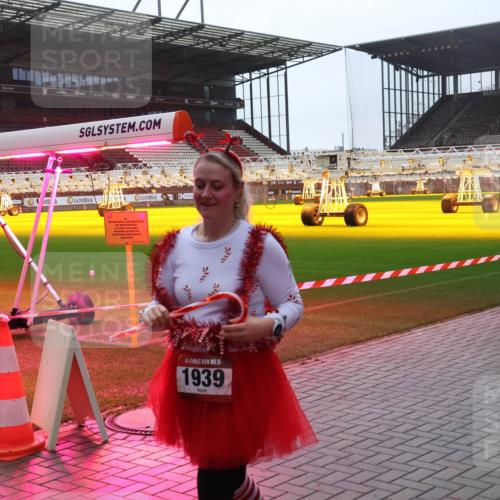 07.12.2025 - St. Pauli X-Mass-Run No. 15 Luisa Fischer http://msf.ph/oto/9382501 07.12.2025 11:22:51 Ziel 15, 1939, 520, 1018, 1349, 1391, 1431, 2550, 2557, 2812, 2985, 3127, 3474, 3475, 3820, 3821 meine-sportfotos.de