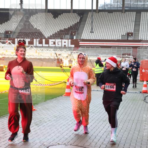 07.12.2025 - St. Pauli X-Mass-Run No. 15 Luisa Fischer http://msf.ph/oto/9382506 07.12.2025 10:49:29 Ziel 1155, 1166, 1191, 191, 194, 290, 379, 471, 590, 592, 935, 1009, 1019, 1087, 1155, 1164, 1166, 1188, 1189, 1274, 1370, 1372, 1515, 1516, 1517, 1521, 1663, 1895, 2268, 2269, 2512, 2515, 2764, 2765, 2921, 2933, 3017, 3019, 3346, 3366, 3369 meine-sportfotos.de