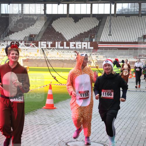 07.12.2025 - St. Pauli X-Mass-Run No. 15 Luisa Fischer http://msf.ph/oto/9382511 07.12.2025 10:49:29 Ziel 164, 1155, 15, 1166, 191, 191, 194, 290, 379, 471, 590, 592, 935, 1009, 1019, 1087, 1155, 1164, 1166, 1188, 1189, 1274, 1370, 1372, 1515, 1516, 1517, 1521, 1663, 1895, 2268, 2269, 2512, 2515, 2764, 2765, 2921, 2933, 3017, 3019, 3346, 3366, 3369 meine-sportfotos.de