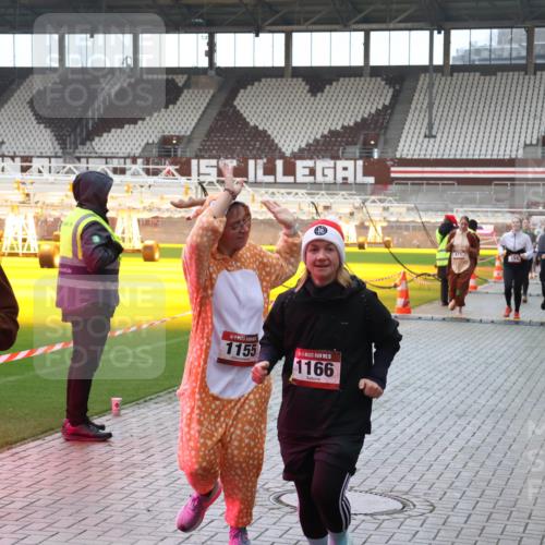 07.12.2025 - St. Pauli X-Mass-Run No. 15 Luisa Fischer http://msf.ph/oto/9382517 07.12.2025 10:49:30 Ziel 64, 1155, 15, 1166, 471, 191, 191, 194, 379, 471, 590, 592, 1009, 1019, 1087, 1155, 1164, 1166, 1188, 1189, 1273, 1274, 1370, 1372, 1515, 1516, 1663, 1895, 2268, 2269, 2512, 2515, 2764, 2765, 2921, 2933, 3017, 3019, 3346, 3366, 3369 meine-sportfotos.de