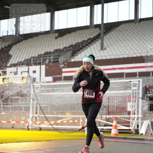 07.12.2025 - St. Pauli X-Mass-Run No. 15 Patografie http://msf.ph/oto/9382523 07.12.2025 10:21:55 Ziel 1488, 2944, 2945, 3999, 4000, 4321, 4322, 4323, 4415 meine-sportfotos.de