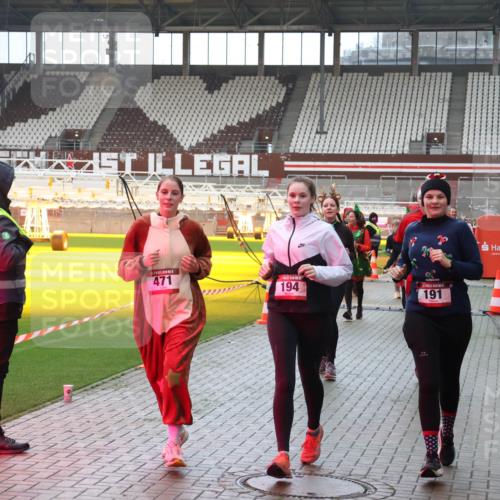 07.12.2025 - St. Pauli X-Mass-Run No. 15 Luisa Fischer http://msf.ph/oto/9382532 07.12.2025 10:49:36 Ziel 471, 194, 191, 191, 194, 379, 471, 590, 592, 890, 1019, 1155, 1164, 1166, 1188, 1189, 1273, 1274, 1370, 1372, 1663, 1895, 2268, 2269, 2299, 2301, 2421, 2512, 2515, 2764, 2765, 2921, 2933, 3366, 3369 meine-sportfotos.de