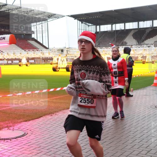 07.12.2025 - St. Pauli X-Mass-Run No. 15 Luisa Fischer http://msf.ph/oto/9382546 07.12.2025 11:23:00 Ziel 15, 2550, 1349, 520, 1018, 1349, 1391, 1431, 2550, 2557, 2812, 2985, 3127, 3474, 3475, 3820, 3821 meine-sportfotos.de