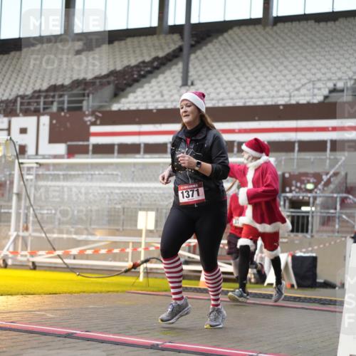07.12.2025 - St. Pauli X-Mass-Run No. 15 Patografie http://msf.ph/oto/9382552 07.12.2025 10:22:03 Ziel 1371, 1488, 2817, 2818, 2819, 2945, 3431, 3736, 3999, 4000, 4321, 4322, 4323, 4415 meine-sportfotos.de