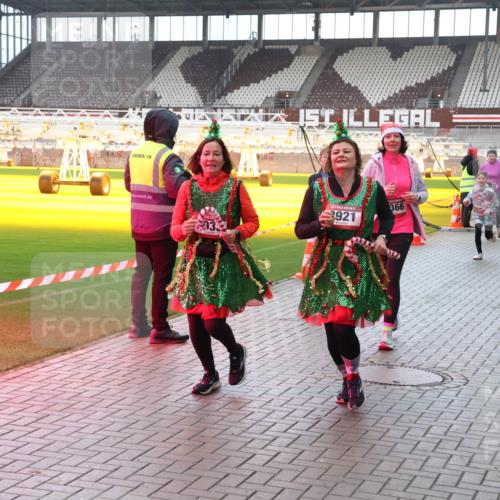 07.12.2025 - St. Pauli X-Mass-Run No. 15 Luisa Fischer http://msf.ph/oto/9382555 07.12.2025 10:49:42 Ziel 3, 2921, 366, 2764, 157, 191, 194, 379, 471, 590, 890, 1019, 1155, 1164, 1166, 1179, 1273, 1274, 1370, 1372, 1663, 2299, 2301, 2421, 2512, 2515, 2764, 2765, 2921, 2933, 3366, 3369 meine-sportfotos.de