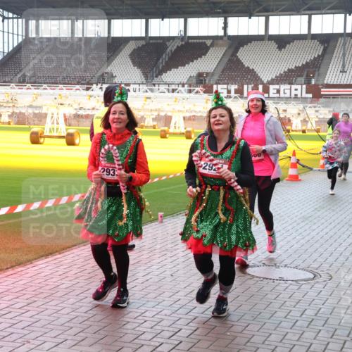 07.12.2025 - St. Pauli X-Mass-Run No. 15 Luisa Fischer http://msf.ph/oto/9382559 07.12.2025 10:49:43 Ziel 293, 292, 1273, 27, 157, 191, 194, 379, 471, 890, 1019, 1155, 1164, 1166, 1179, 1273, 1274, 1370, 1372, 1663, 2299, 2301, 2421, 2512, 2515, 2764, 2765, 2921, 2933, 3366, 3369 meine-sportfotos.de