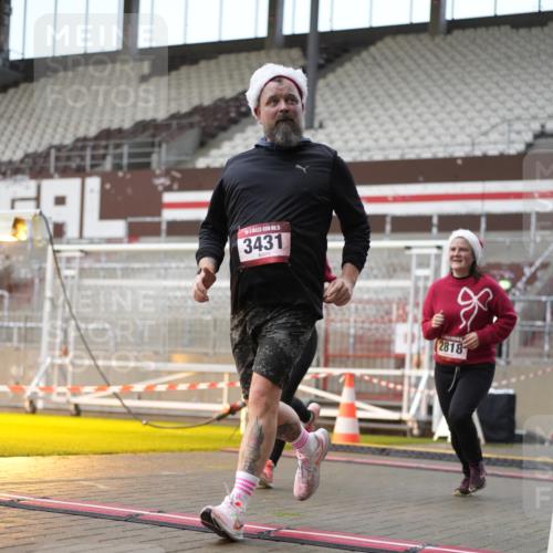 07.12.2025 - St. Pauli X-Mass-Run No. 15 Patografie http://msf.ph/oto/9382579 07.12.2025 10:22:05 Ziel 1371, 1488, 2817, 2818, 2819, 3431, 3736, 3999, 4000, 4321, 4322, 4323, 4415, 4774 meine-sportfotos.de