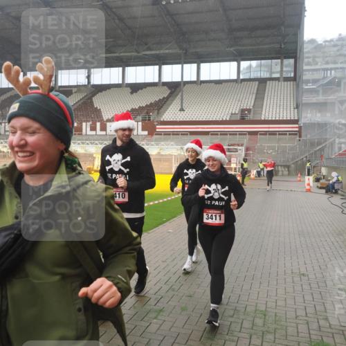 07.12.2025 - St. Pauli X-Mass-Run No. 15 Fabian Wolf http://msf.ph/oto/9382584 07.12.2025 10:10:03 Ziel 989, 1256, 1257, 1678, 1732, 2502, 2504, 2560, 3245, 3246, 3410, 3411 meine-sportfotos.de