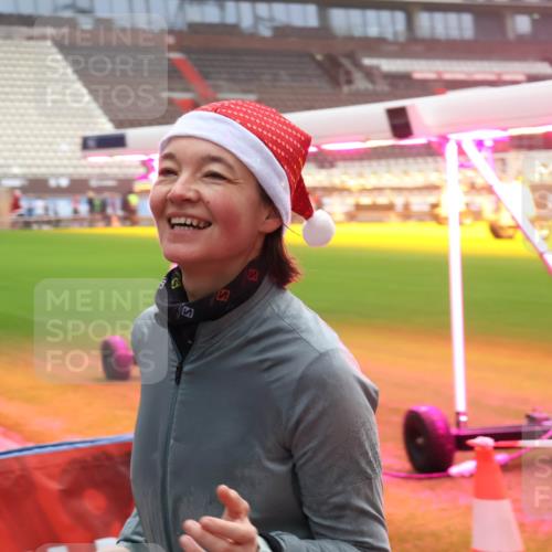 07.12.2025 - St. Pauli X-Mass-Run No. 15 Luisa Fischer http://msf.ph/oto/9382589 07.12.2025 10:12:52 Ziel 9, 18, 756, 1070, 1072, 1074, 1077, 1389, 1526, 1833, 2177, 2758, 2760, 2770, 3040, 3428, 3514, 3551, 3557, 3585, 3799, 3834, 3836, 3870, 4658 meine-sportfotos.de