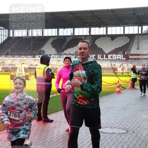 07.12.2025 - St. Pauli X-Mass-Run No. 15 Luisa Fischer http://msf.ph/oto/9382590 07.12.2025 10:49:47 Ziel 2765, 2421, 157, 191, 194, 379, 471, 890, 1019, 1155, 1164, 1166, 1179, 1273, 1274, 1370, 1372, 1663, 2299, 2301, 2421, 2764, 2765, 2921, 2933, 3366, 3369 meine-sportfotos.de
