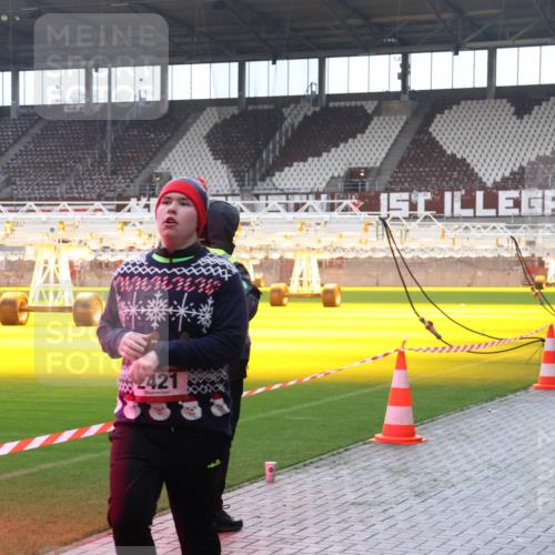 07.12.2025 - St. Pauli X-Mass-Run No. 15 Luisa Fischer http://msf.ph/oto/9382624 07.12.2025 10:49:52 Ziel 2421, 2299, 230, 157, 191, 194, 471, 890, 1019, 1155, 1164, 1166, 1179, 1273, 1274, 1370, 1372, 1663, 2299, 2301, 2338, 2340, 2341, 2421, 2764, 2765, 2777, 2779, 2921, 2933, 3366, 3369, 3380 meine-sportfotos.de