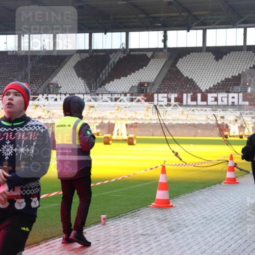 07.12.2025 - St. Pauli X-Mass-Run No. 15 Luisa Fischer http://msf.ph/oto/9382625 07.12.2025 10:49:53 Ziel 2299, 2301, 157, 191, 194, 471, 890, 1155, 1164, 1166, 1179, 1273, 1274, 1370, 1372, 1663, 2299, 2301, 2338, 2340, 2341, 2421, 2764, 2765, 2777, 2779, 2921, 2933, 3366, 3369, 3380 meine-sportfotos.de