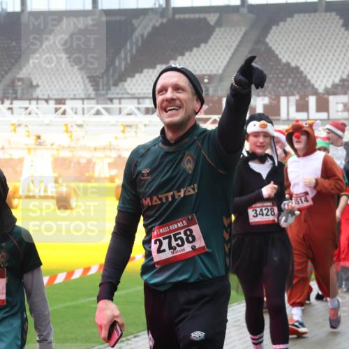 07.12.2025 - St. Pauli X-Mass-Run No. 15 Luisa Fischer http://msf.ph/oto/9382628 07.12.2025 10:13:14 Ziel 15, 2760, 15, 2758, 3428, 514, 3799, 9, 18, 80, 938, 1070, 1072, 1074, 1077, 1397, 1733, 2687, 2711, 2712, 2758, 2760, 2770, 3040, 3428, 3514, 3551, 3557, 3585, 3799, 3834, 3836, 4487 meine-sportfotos.de