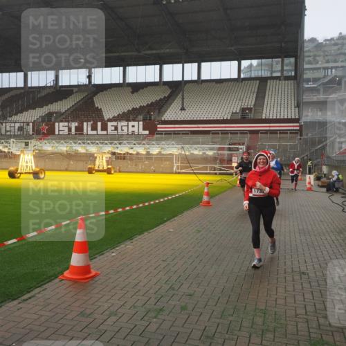07.12.2025 - St. Pauli X-Mass-Run No. 15 Fabian Wolf http://msf.ph/oto/9382670 07.12.2025 10:10:11 Ziel 962, 1399, 1732, 2502, 2504, 2560, 3245, 3246, 3410, 3411, 4358, 4507 meine-sportfotos.de