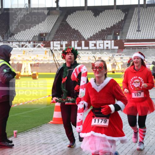 07.12.2025 - St. Pauli X-Mass-Run No. 15 Luisa Fischer http://msf.ph/oto/9382675 07.12.2025 10:49:59 Ziel 1, 1179, 7, 245, 157, 157, 191, 194, 471, 890, 916, 1035, 1155, 1179, 1232, 1273, 1274, 1370, 1372, 1663, 2100, 2201, 2299, 2301, 2338, 2340, 2341, 2421, 2764, 2765, 2777, 2779, 2921, 2933, 3030, 3366, 3369, 3380 meine-sportfotos.de
