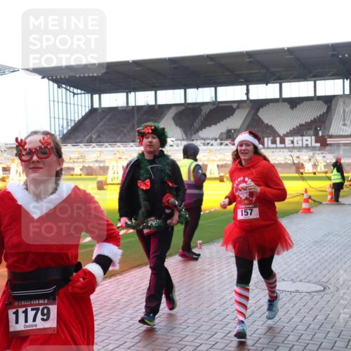 07.12.2025 - St. Pauli X-Mass-Run No. 15 Luisa Fischer http://msf.ph/oto/9382687 07.12.2025 10:50:00 Ziel 15, 1179, 157, 157, 191, 194, 471, 890, 916, 1035, 1155, 1179, 1232, 1273, 1274, 1370, 1372, 1663, 2100, 2201, 2299, 2301, 2338, 2340, 2341, 2421, 2764, 2765, 2777, 2779, 2921, 2933, 3030, 3366, 3369, 3380 meine-sportfotos.de