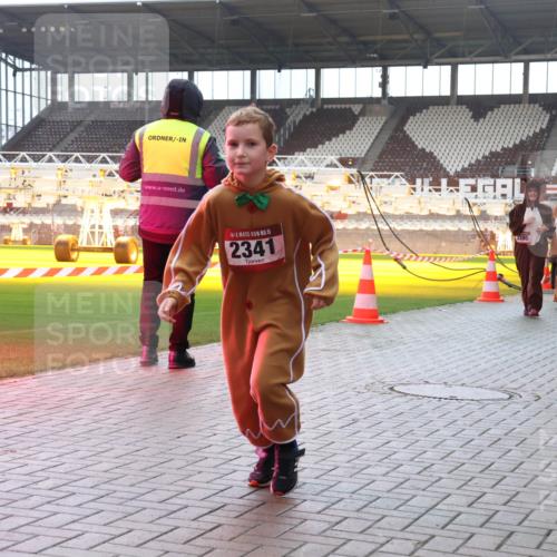 07.12.2025 - St. Pauli X-Mass-Run No. 15 Luisa Fischer http://msf.ph/oto/9382703 07.12.2025 10:50:16 Ziel 15, 2341, 29, 234, 2777, 2779, 3380, 40, 157, 890, 904, 905, 916, 1035, 1179, 1232, 1273, 1274, 1663, 2100, 2201, 2299, 2301, 2338, 2340, 2341, 2421, 2575, 2777, 2779, 3026, 3030, 3380, 4855 meine-sportfotos.de