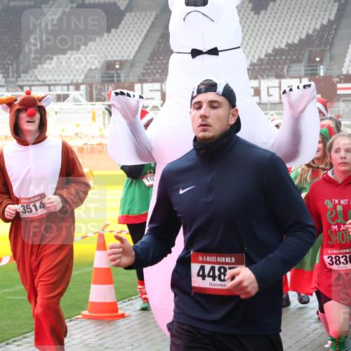 07.12.2025 - St. Pauli X-Mass-Run No. 15 Luisa Fischer http://msf.ph/oto/9382765 07.12.2025 10:13:15 Ziel 3514, 15, 448, 15, 3836, 18, 9, 18, 80, 938, 1070, 1072, 1074, 1077, 1397, 1733, 2687, 2711, 2712, 2758, 2760, 2770, 3040, 3428, 3514, 3551, 3557, 3585, 3588, 3799, 3834, 3836, 4487 meine-sportfotos.de