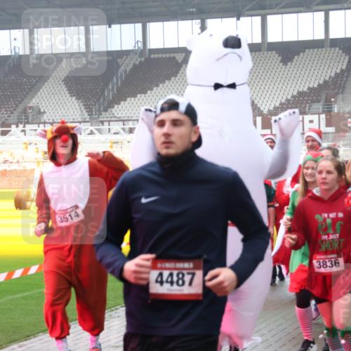 07.12.2025 - St. Pauli X-Mass-Run No. 15 Luisa Fischer http://msf.ph/oto/9382779 07.12.2025 10:13:16 Ziel 3514, 4487, 3836, 9, 18, 80, 938, 1070, 1072, 1074, 1077, 1397, 1733, 2687, 2711, 2712, 2758, 2760, 2770, 3040, 3428, 3514, 3551, 3557, 3585, 3588, 3589, 3799, 3834, 3836, 4487 meine-sportfotos.de
