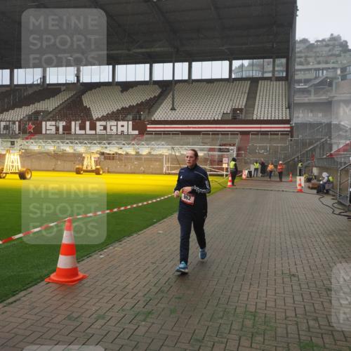 07.12.2025 - St. Pauli X-Mass-Run No. 15 Fabian Wolf http://msf.ph/oto/9382784 07.12.2025 10:10:16 Ziel 962, 1399, 1732, 4358, 4507 meine-sportfotos.de