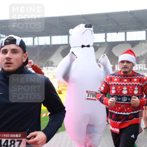 07.12.2025 - St. Pauli X-Mass-Run No. 15 Luisa Fischer http://msf.ph/oto/9382787 07.12.2025 10:13:16 Ziel 5, 4487, 3799, 9, 18, 80, 938, 1070, 1072, 1074, 1077, 1397, 1733, 2687, 2711, 2712, 2758, 2760, 2770, 3040, 3428, 3514, 3551, 3557, 3585, 3588, 3589, 3799, 3834, 3836, 4487 meine-sportfotos.de
