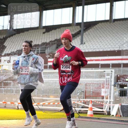 07.12.2025 - St. Pauli X-Mass-Run No. 15 Patografie http://msf.ph/oto/9382807 07.12.2025 10:22:58 Ziel 1996, 2123, 2304, 2638, 3780, 4287 meine-sportfotos.de