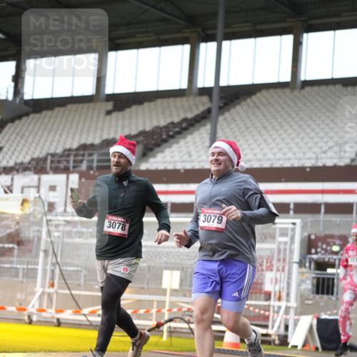 07.12.2025 - St. Pauli X-Mass-Run No. 15 Patografie http://msf.ph/oto/9382835 07.12.2025 10:23:04 Ziel 1996, 2123, 2304, 2508, 2511, 2638, 3052, 3078, 3079 meine-sportfotos.de