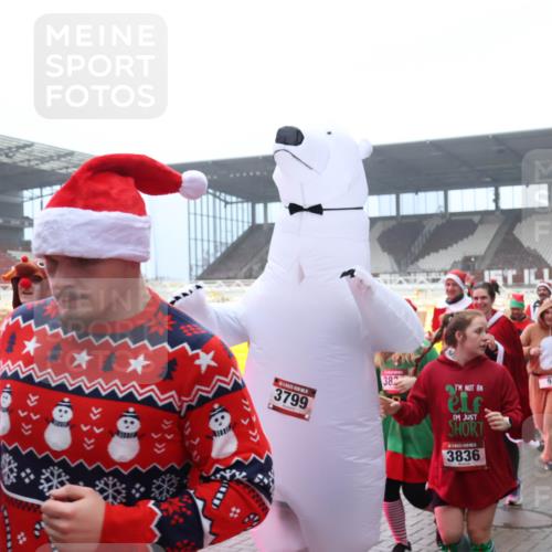 07.12.2025 - St. Pauli X-Mass-Run No. 15 Luisa Fischer http://msf.ph/oto/9382837 07.12.2025 10:13:17 Ziel 3799, 382, 3836, 9, 9, 18, 80, 938, 1070, 1072, 1074, 1126, 1397, 1733, 2687, 2711, 2712, 2758, 2760, 2770, 3040, 3428, 3514, 3551, 3557, 3585, 3588, 3589, 3799, 3834, 3836, 4487 meine-sportfotos.de