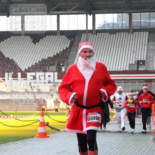 07.12.2025 - St. Pauli X-Mass-Run No. 15 Luisa Fischer http://msf.ph/oto/9382862 07.12.2025 10:50:53 Ziel 904, 2584, 2583, 40, 564, 904, 905, 1726, 1729, 1730, 2250, 2460, 2575, 2582, 2583, 2584, 2763, 3287, 3291, 3368, 4075, 4110, 4111, 4537, 4756, 4757, 4759, 4760, 4855 meine-sportfotos.de