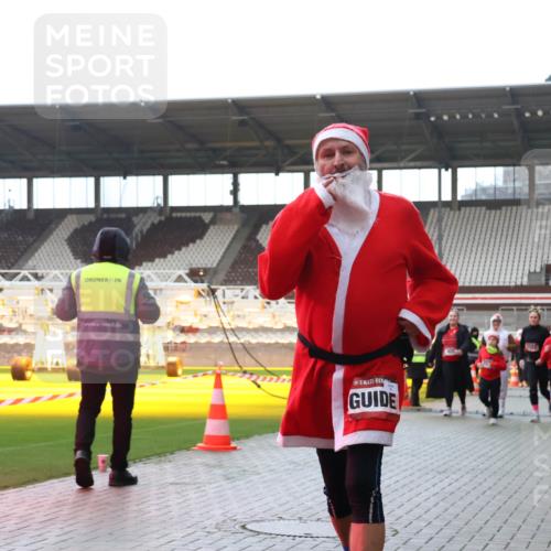 07.12.2025 - St. Pauli X-Mass-Run No. 15 Luisa Fischer http://msf.ph/oto/9382871 07.12.2025 10:50:54 Ziel 40, 564, 904, 905, 1726, 1729, 1730, 2250, 2460, 2575, 2582, 2583, 2584, 2763, 3287, 3291, 3368, 4075, 4110, 4111, 4535, 4537, 4756, 4757, 4759, 4760, 4855, 4881 meine-sportfotos.de