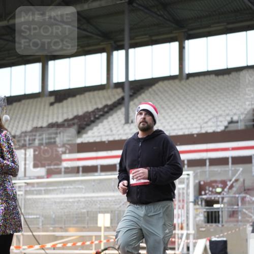 07.12.2025 - St. Pauli X-Mass-Run No. 15 Patografie http://msf.ph/oto/9382889 07.12.2025 10:23:17 Ziel 2508, 2511, 3052, 3078, 3079, 4005, 4141, 4458 meine-sportfotos.de
