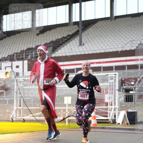 07.12.2025 - St. Pauli X-Mass-Run No. 15 Patografie http://msf.ph/oto/9382958 07.12.2025 10:23:31 Ziel 638, 3539, 3644, 3649, 3887, 3890, 4005, 4141, 4145, 4458, 4549 meine-sportfotos.de