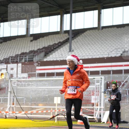07.12.2025 - St. Pauli X-Mass-Run No. 15 Patografie http://msf.ph/oto/9382990 07.12.2025 10:23:39 Ziel 638, 1104, 2603, 2634, 3539, 3644, 3649, 3887, 3890, 4043, 4139, 4144, 4145, 4377, 4378, 4549 meine-sportfotos.de